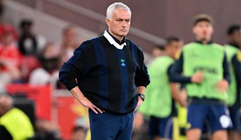 yuz-yuze-gorusme-gerceklesti-jose-mourinho-real-madrid-icin-gun-sayiyor-MxmQ8BrY.jpg